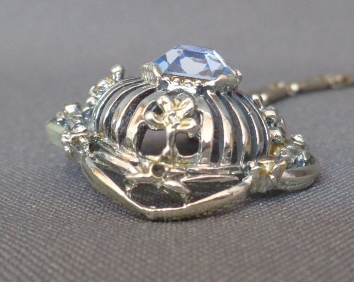 Vintage Coro Fixed Pendant Necklace Topaz Blue Rhinestone Silver Tone 14-16″
