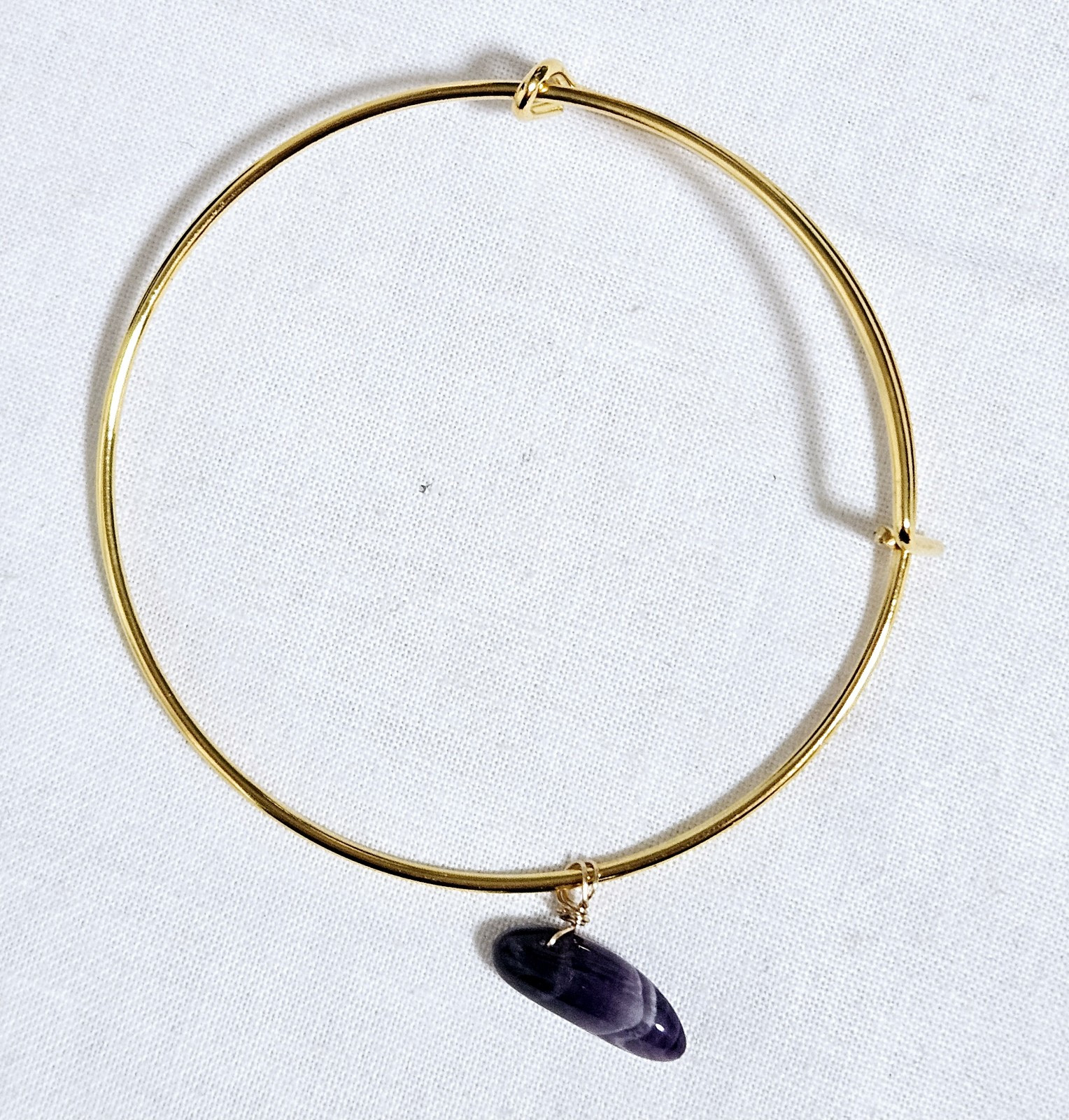 Gold Tone Bangle Bracelet Purple Stone Dangle Charm J1-3372