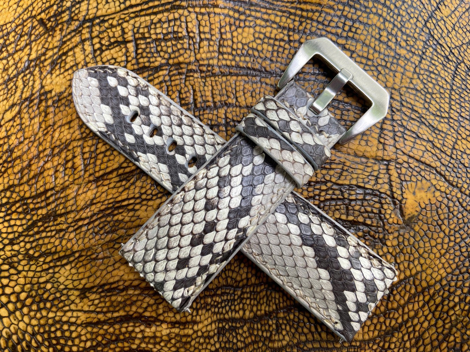 black white Snake Leather Watch Strap Band 14 16 18 19 20 21mm 22mm 23 24mm 26mm