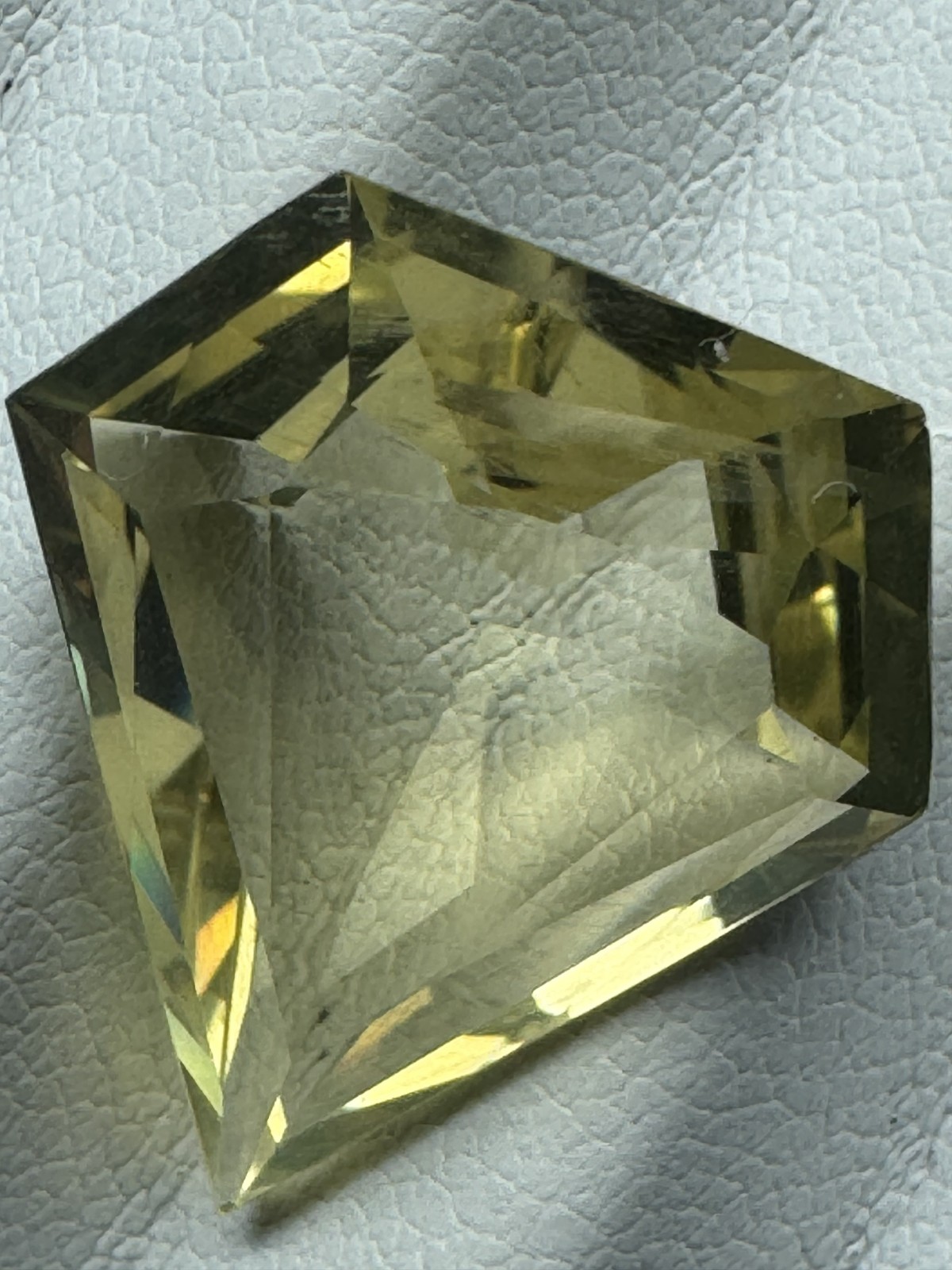 Lemon CITRINE, Lemon Yellow. Fancy Cut. 9.21 Carats, 19.2 mm X 16.5 mm, VSI