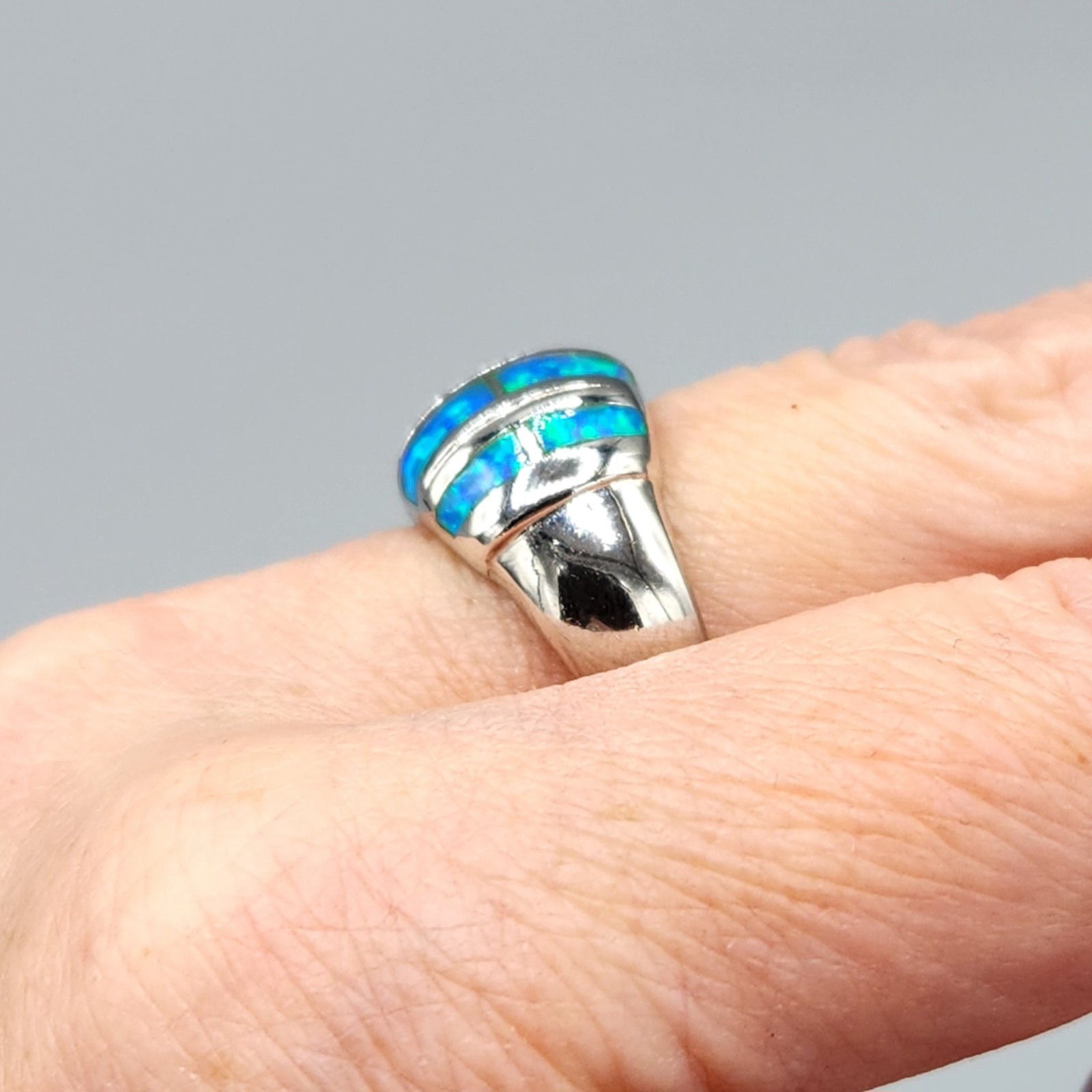 Sterling Silver Blue Lab Opal Inlay Domed Bezel Ring Size 8 5.5g
