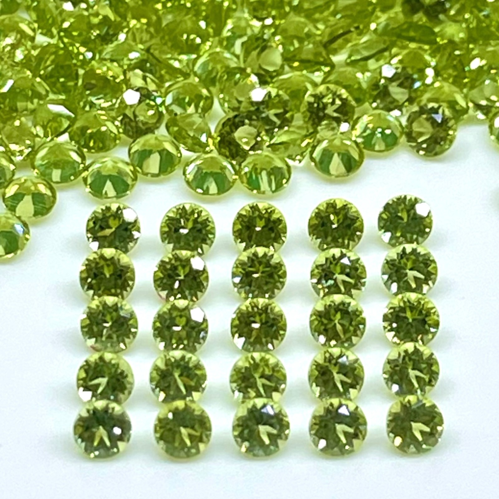 VVS 50 Pcs Natural Peridot 2.75mm Round Diamond Cut Loose Untreated Gemstones