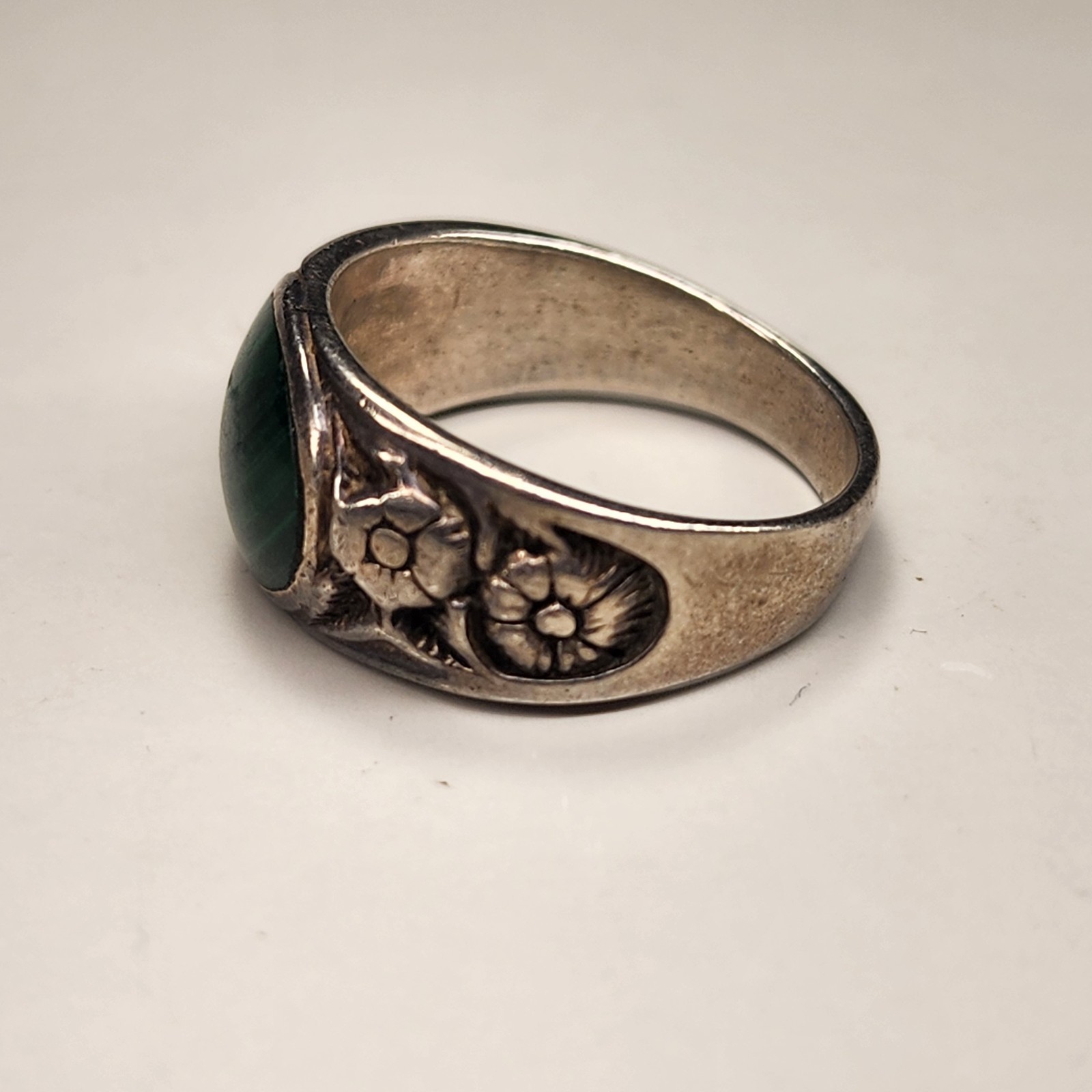 Vintage Malachite ring southwestern sterling silver Unisex Sz – 8 – Not Stamped