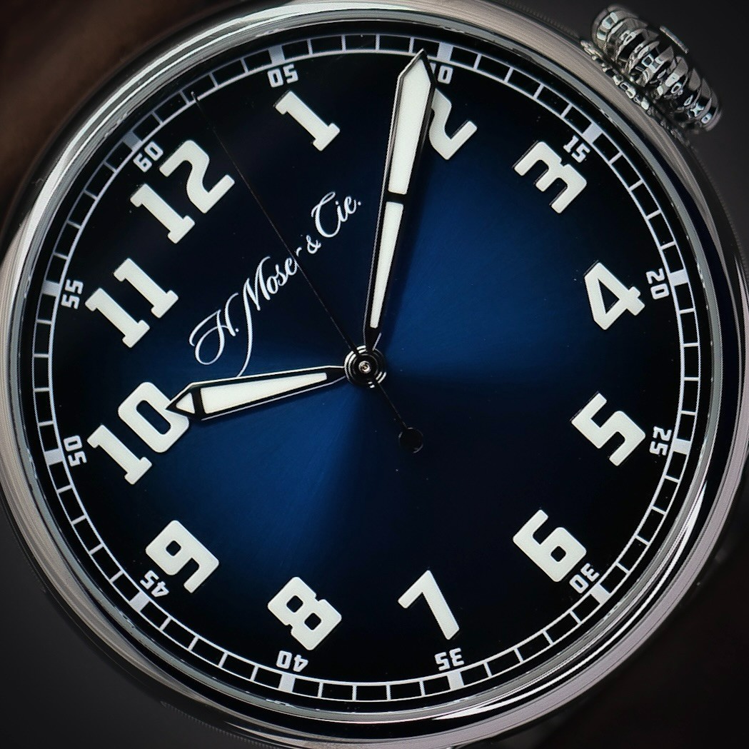 H. Moser & Cie. Heritage Centre Seconds Funky Blue FULL SET 42mm REF 8200-1201