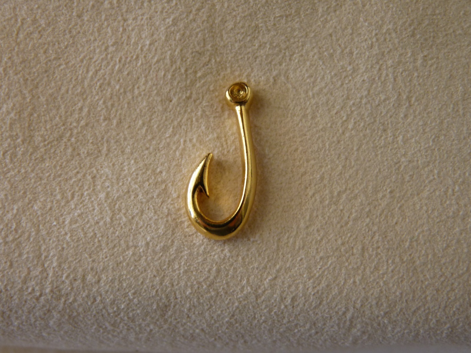 Fishing Hook Gold Tone Lapel Pin Tie Tack 1″ – Free Shipping