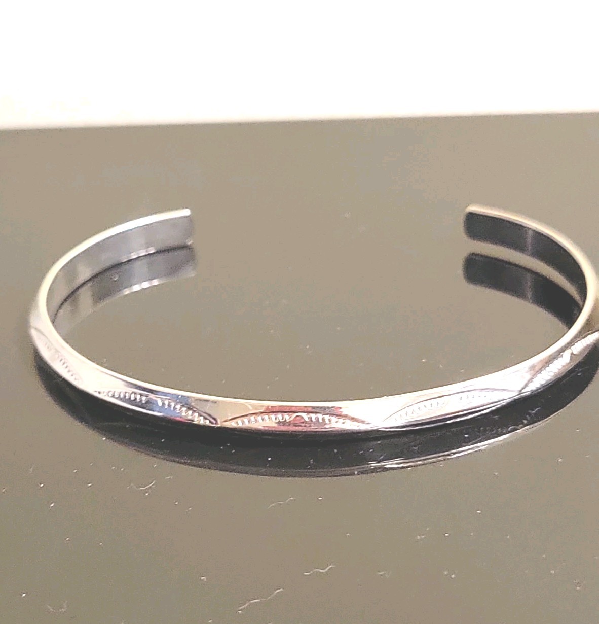 Vintage NAVAJO Sterling Silver Hand Stamped Carinated Cuff Bracelet 9 Grams