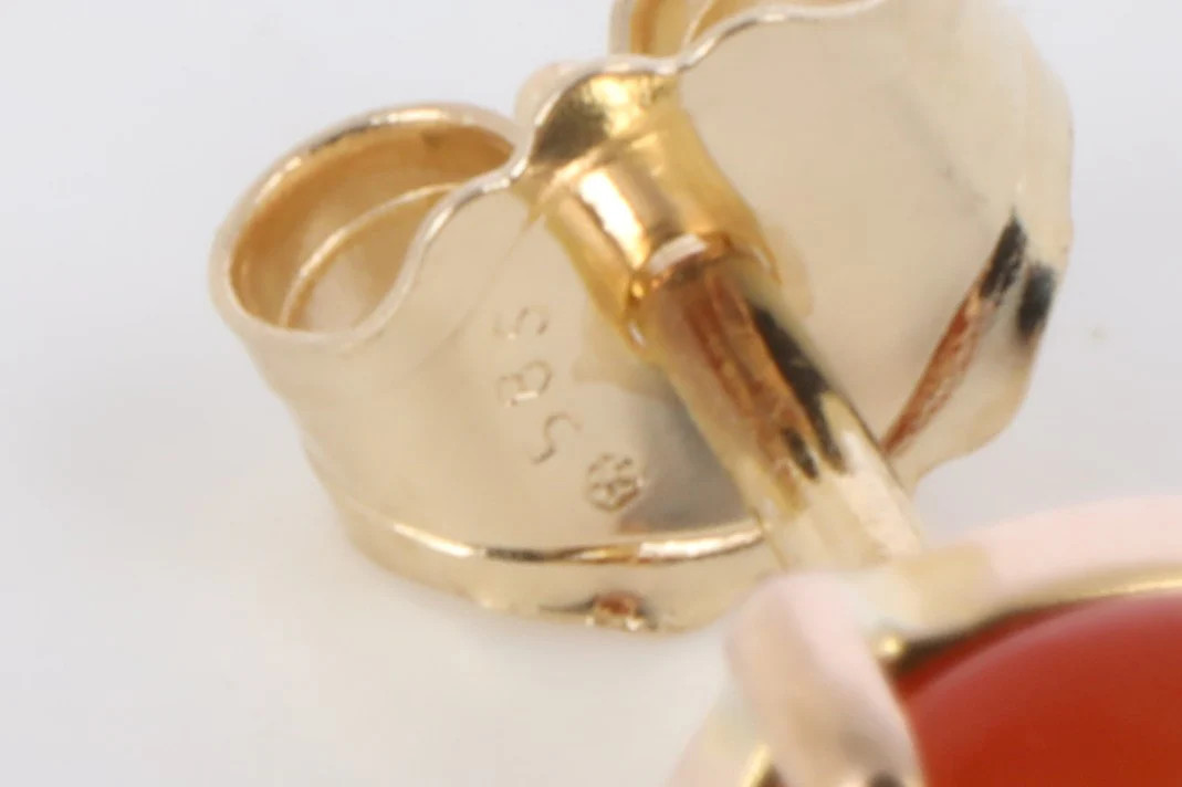 14k Yellow Gold 1.45tcw Cabochon Carnelian Stud Earrings (0.87g.)