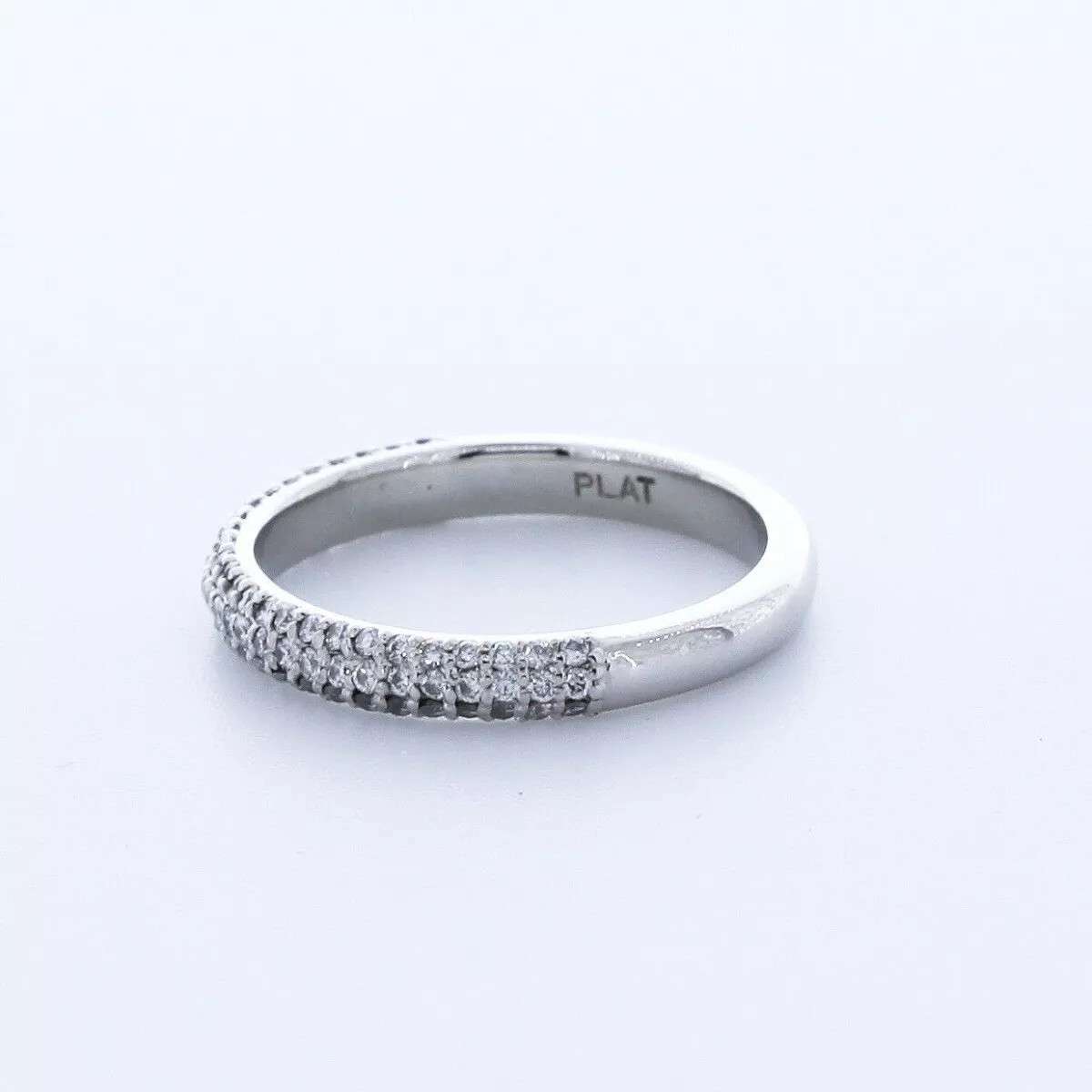Solid Platinum Classic Wedding Band Classic 0.85 CT Round Natural Diamond F VS2