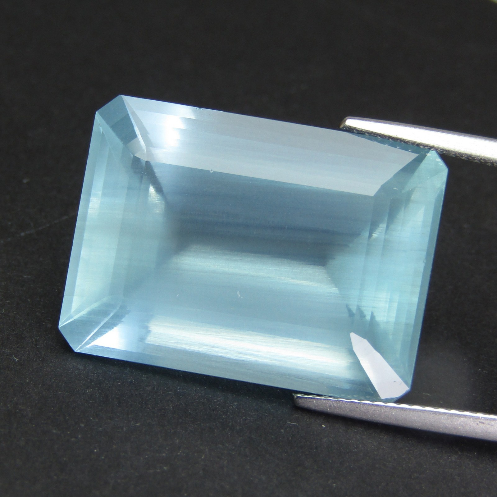 10.95Cts Genuine Earth Mined Aquamarine 16.2×11.7×7.8mm Emerald Cut Gemstone