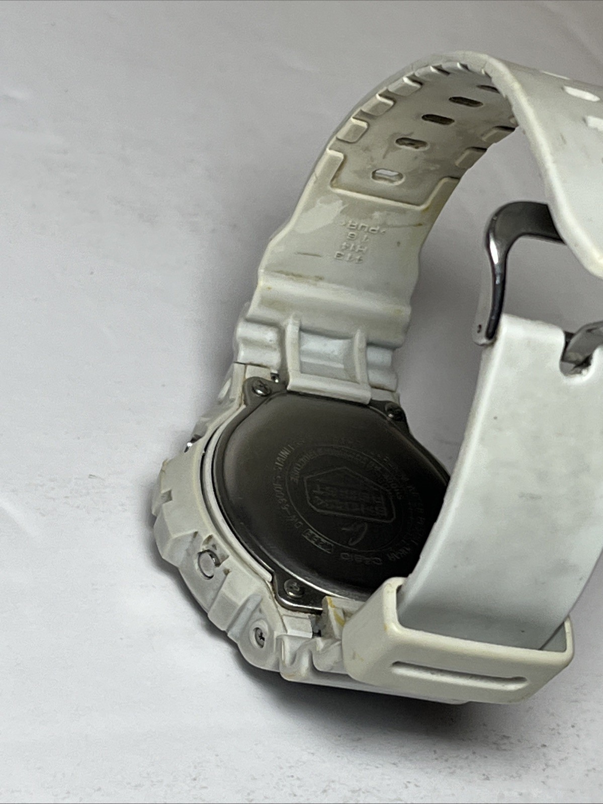 Classic Casio G-SHOCK DW-6900FS (3230 white