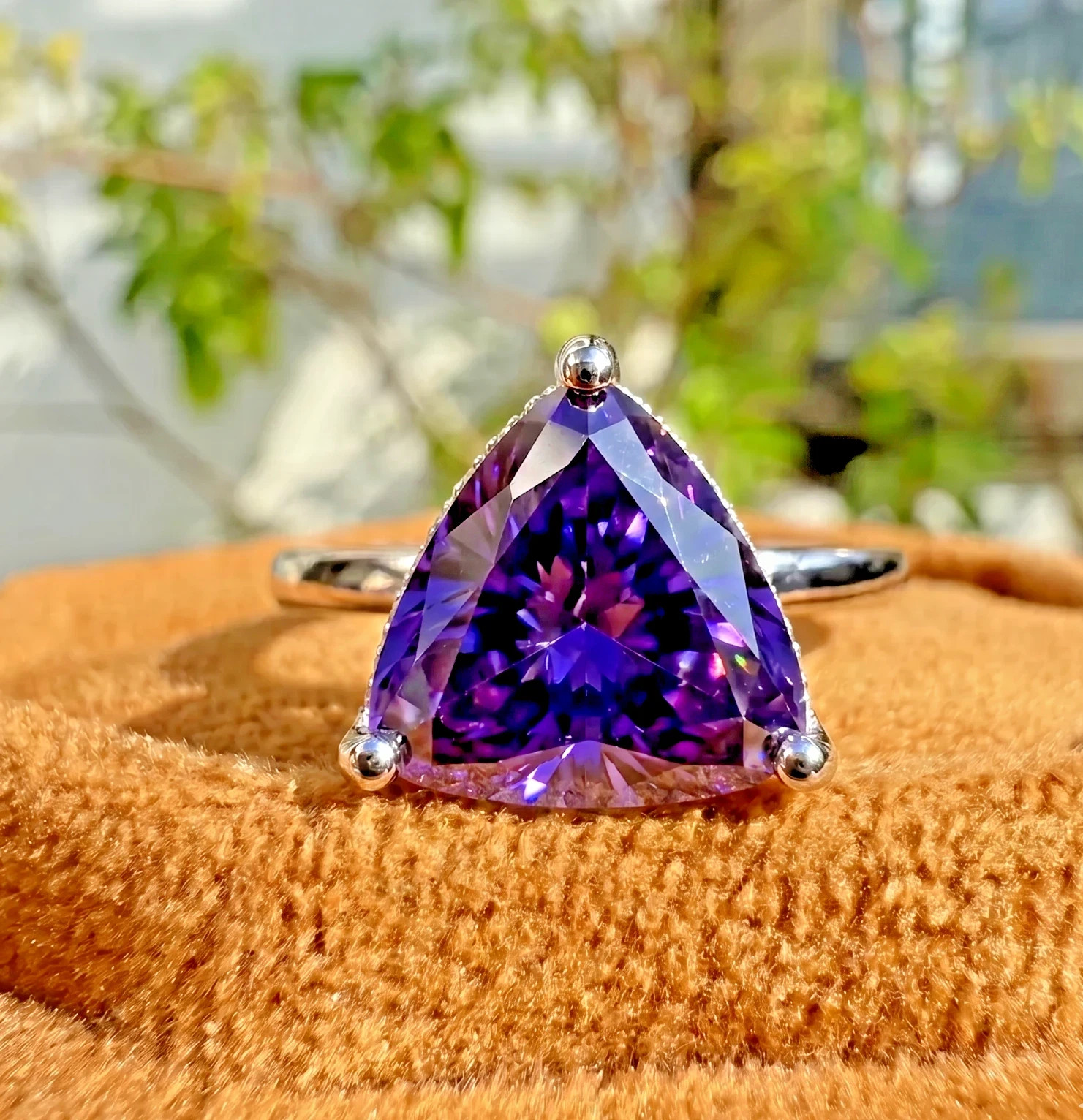 Lovely 6.10 Ct Certified Trillion Purple Diamond Solitaire Ring In 925 Silver