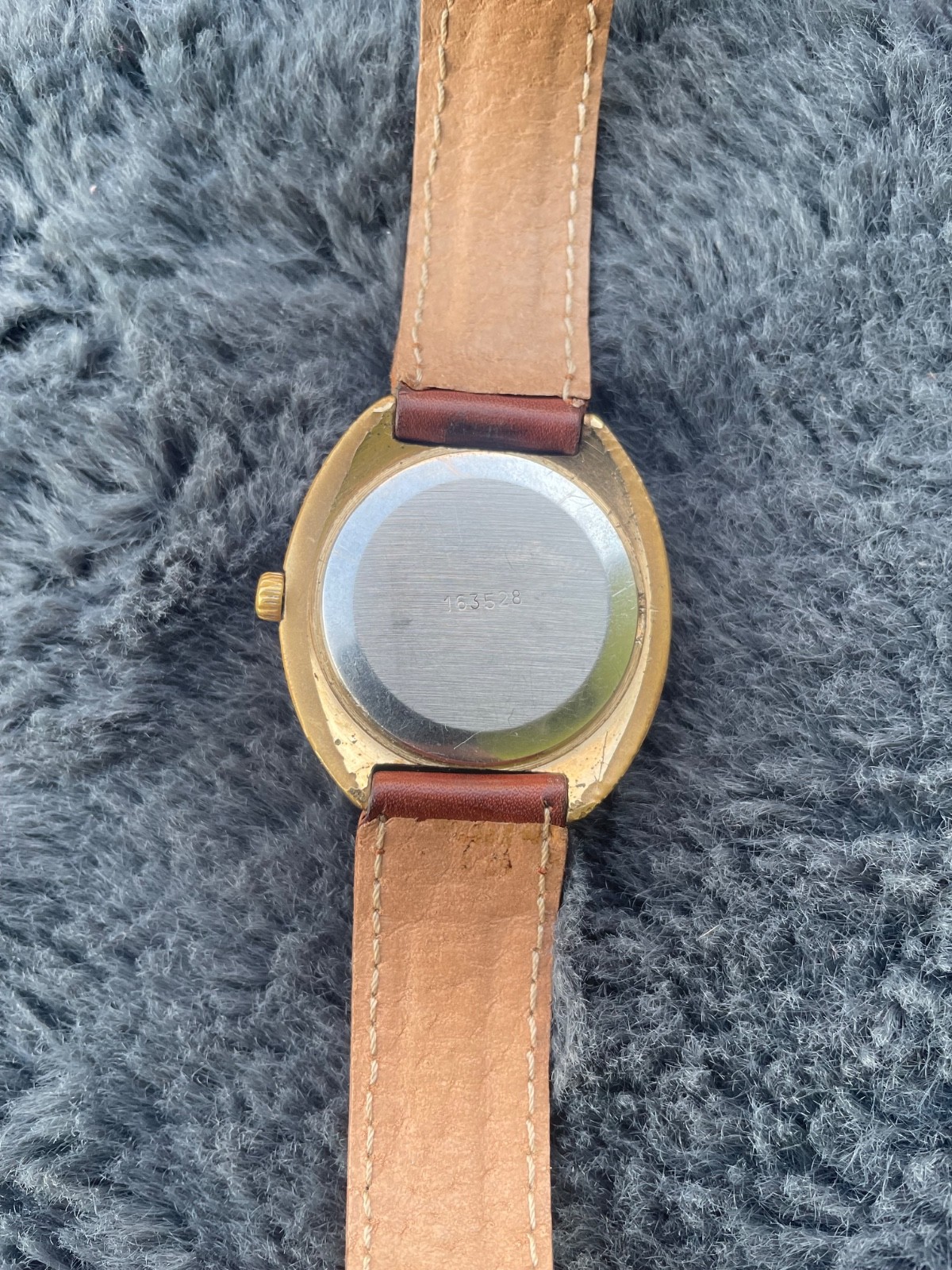 Raketa “Serpentine” Golden Dial – USSR Vintage 39mm – Cal. 2609
