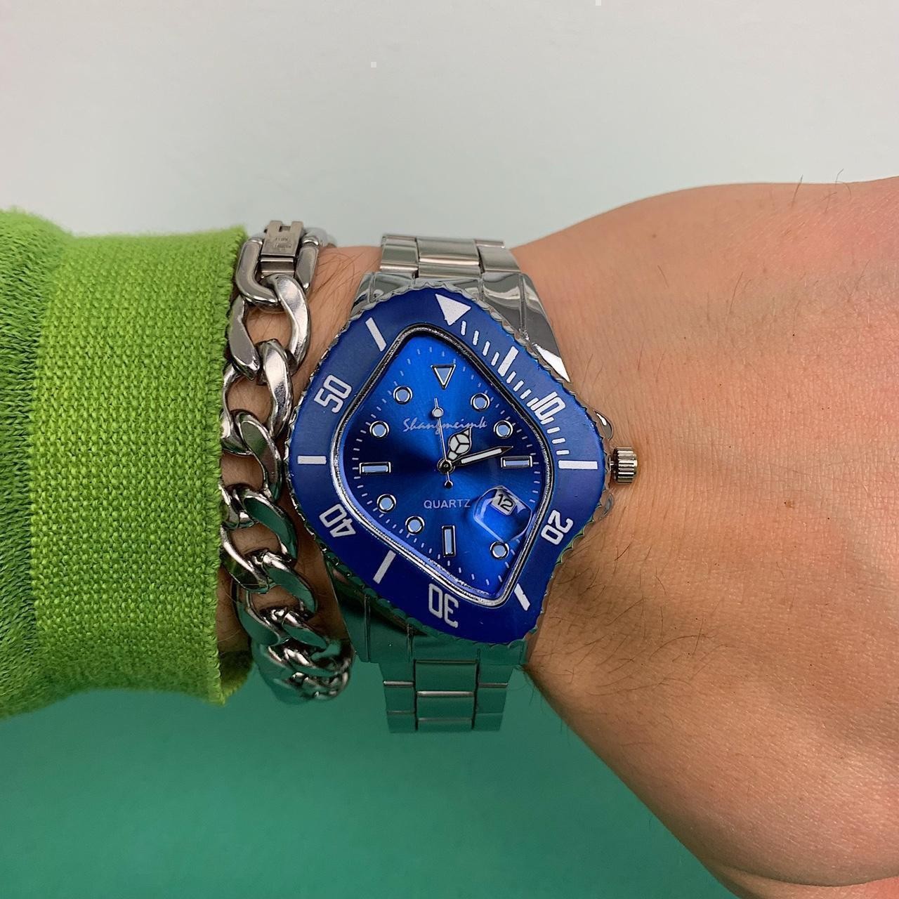 Classy Y2k 2000s vintage style essential minimalist retro stainless steel cyber