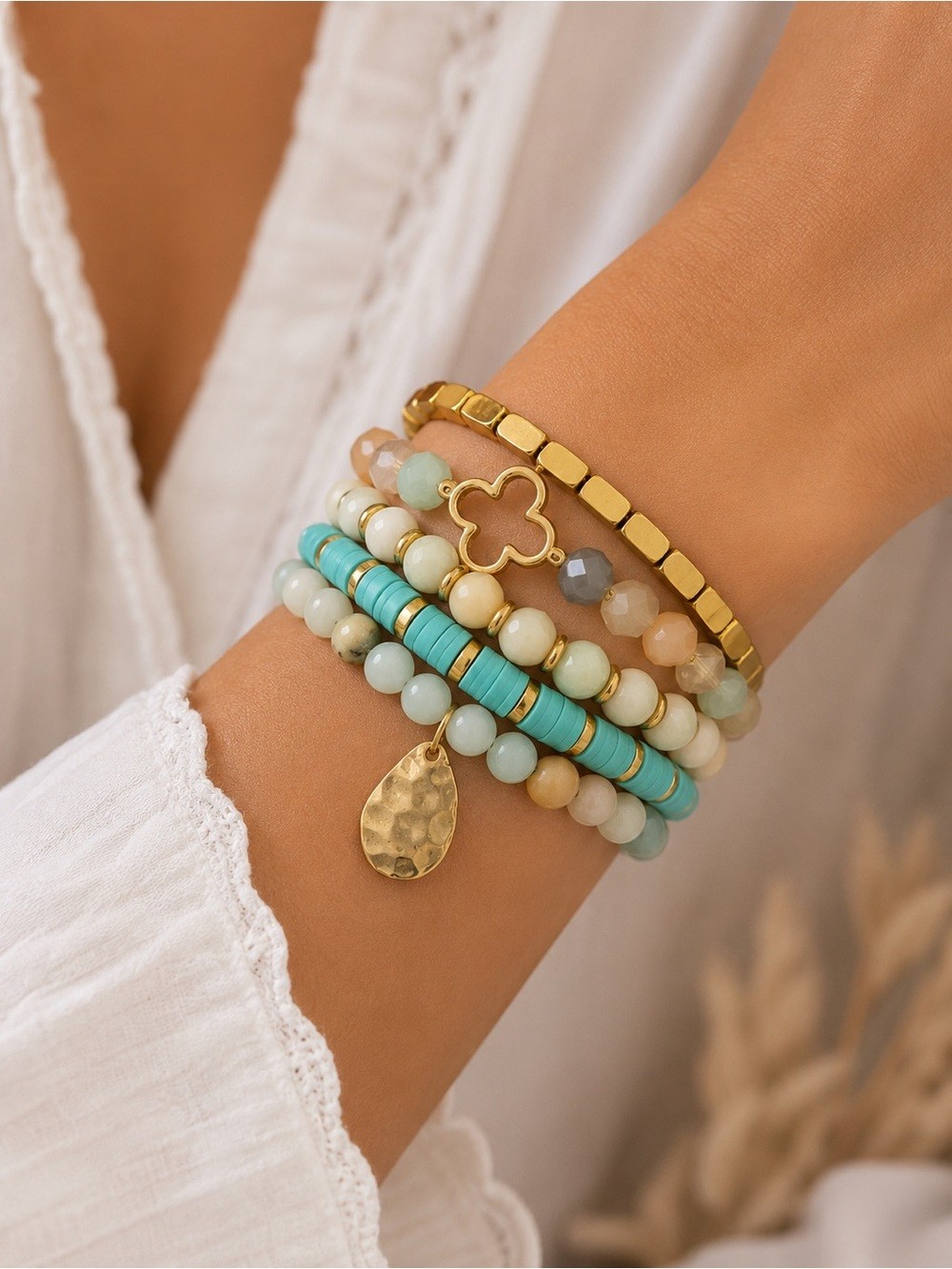 Nicole Miller New York NWT Coastal Beaded Bracelet Stack Gift Box Boho Chic