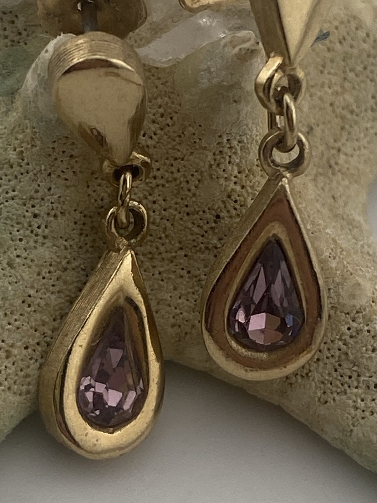 Vtg Avon Faux Amethyst Teardrop Goldtone Necklace & Pierced Earrings