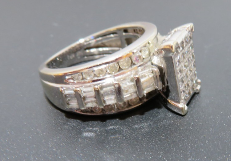 14K WG DIAMOND CLUSTER ENGAGEMENT RING 1.00 tcw SZ 5.25 7.36 grams (G134688-1)