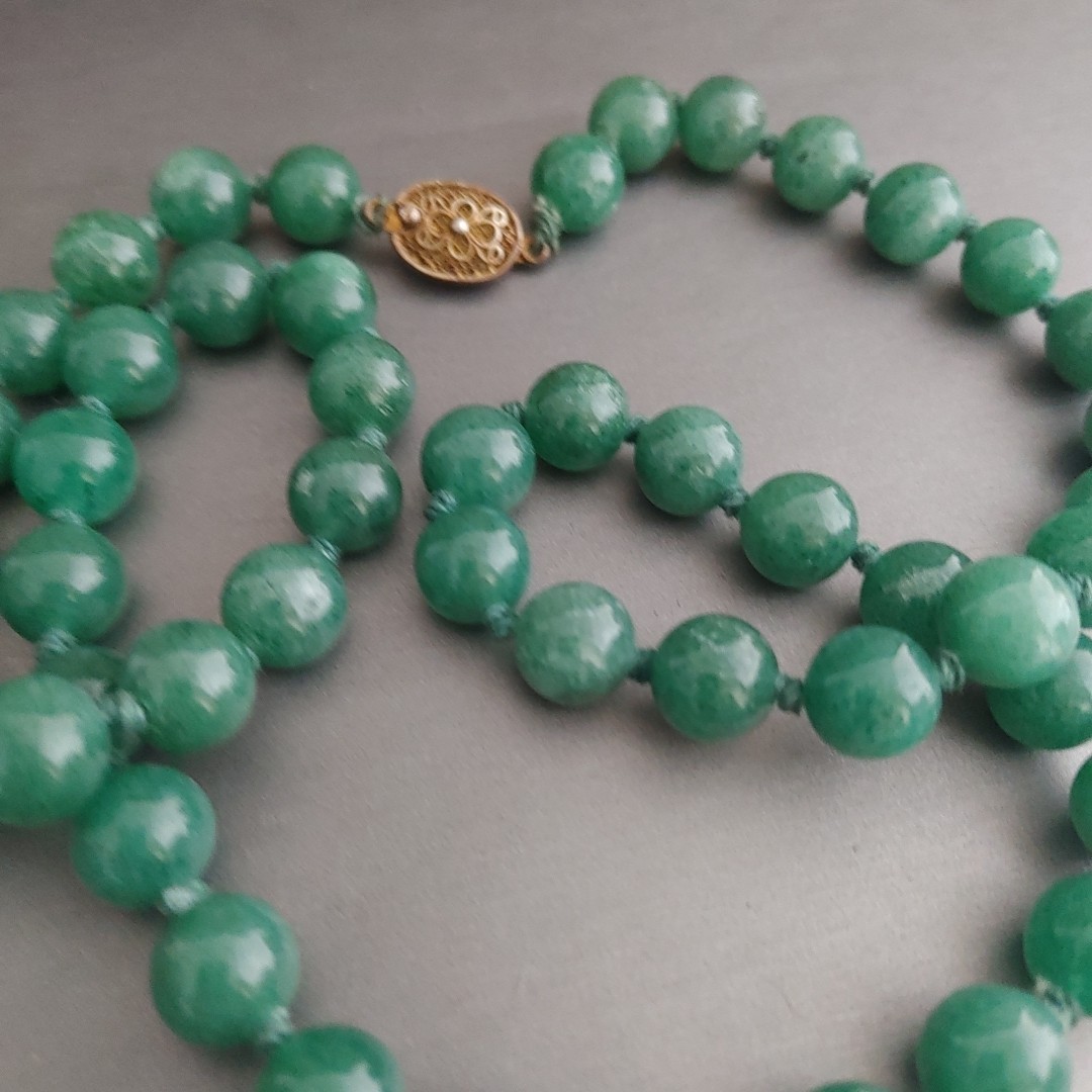 Vintage Chinese Export Green JADE Beaded Necklace Knotted 9mm 23”