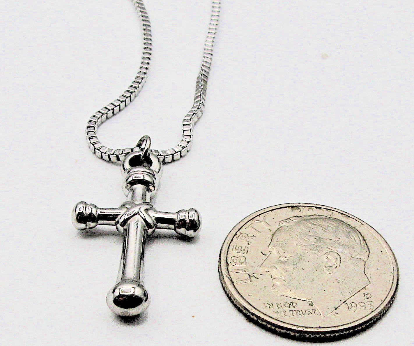 304 Stainless Steel Cross Pendant Necklace Waterproof Non Tarnish Minimalist 18″