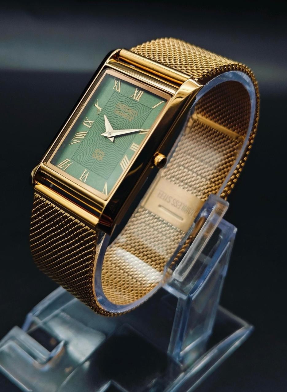 Vintage Seiko Slim Quartz Men’s Wrist Watch With Free DDP Shipping