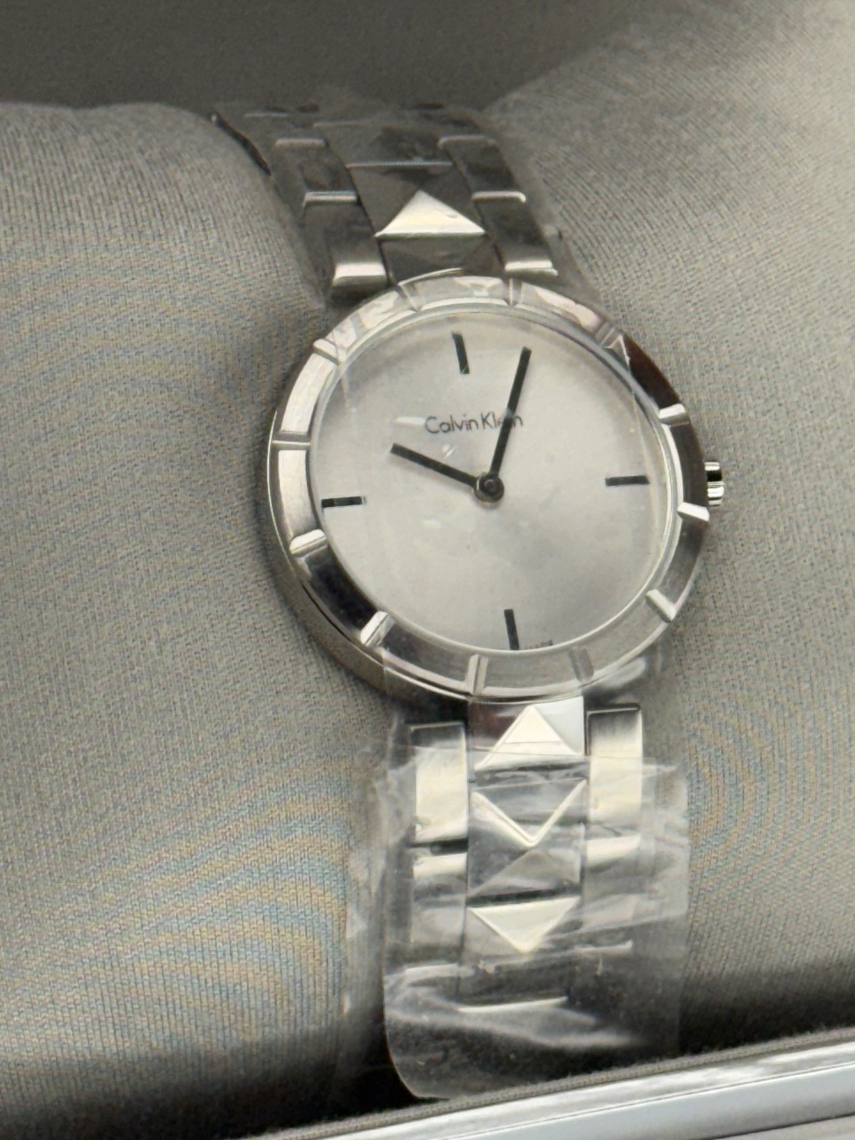 Women’s Calvin Klein Swiss Made Wristwatch K5T 331 Stainless Steel Silver Tone
