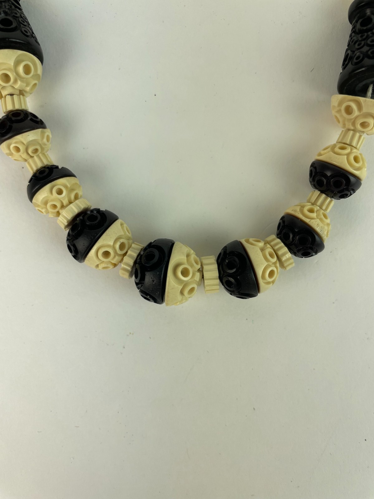 Vintage 30s Art Deco black ivory carved celluloid necklace K22