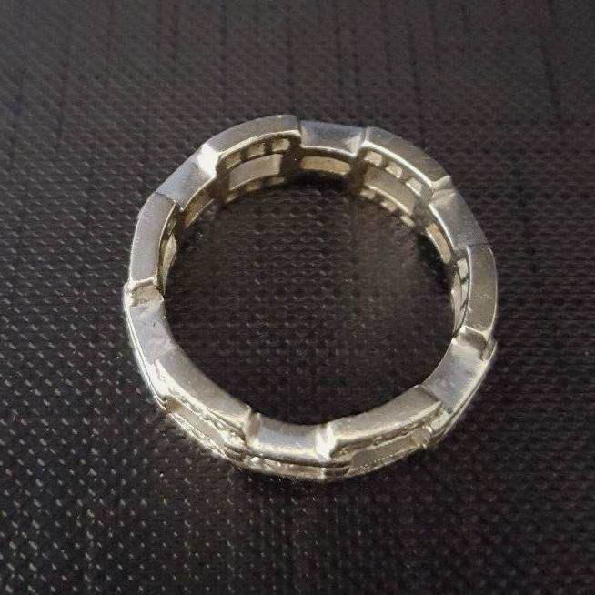 Pepi 14K white gold band with diamonds