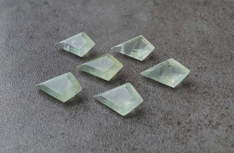 [WHOLESALE] NATURAL PREHNITE FACETED KITE SHAPE LOOSE GEMSTONE