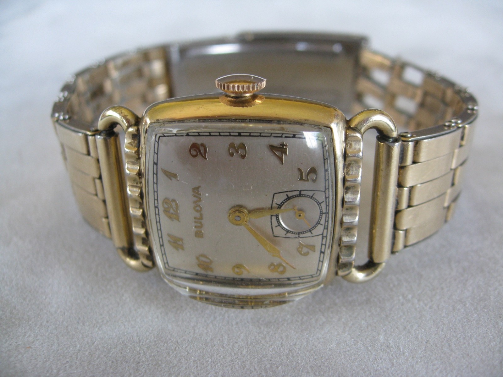 Vintage 1952 Working Bulova Men’s Director Watch 15 jewels/Swiss 10BT movement