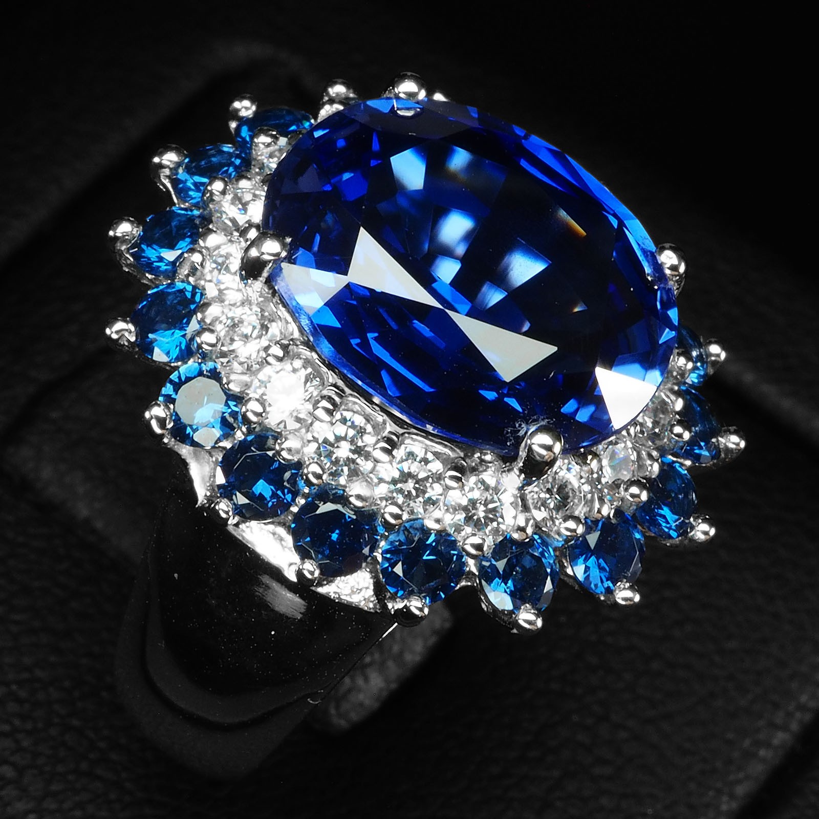 Graceful Royal Blue Sapphire 8Ct 925 Sterling Silver White Gold Handmade Rings