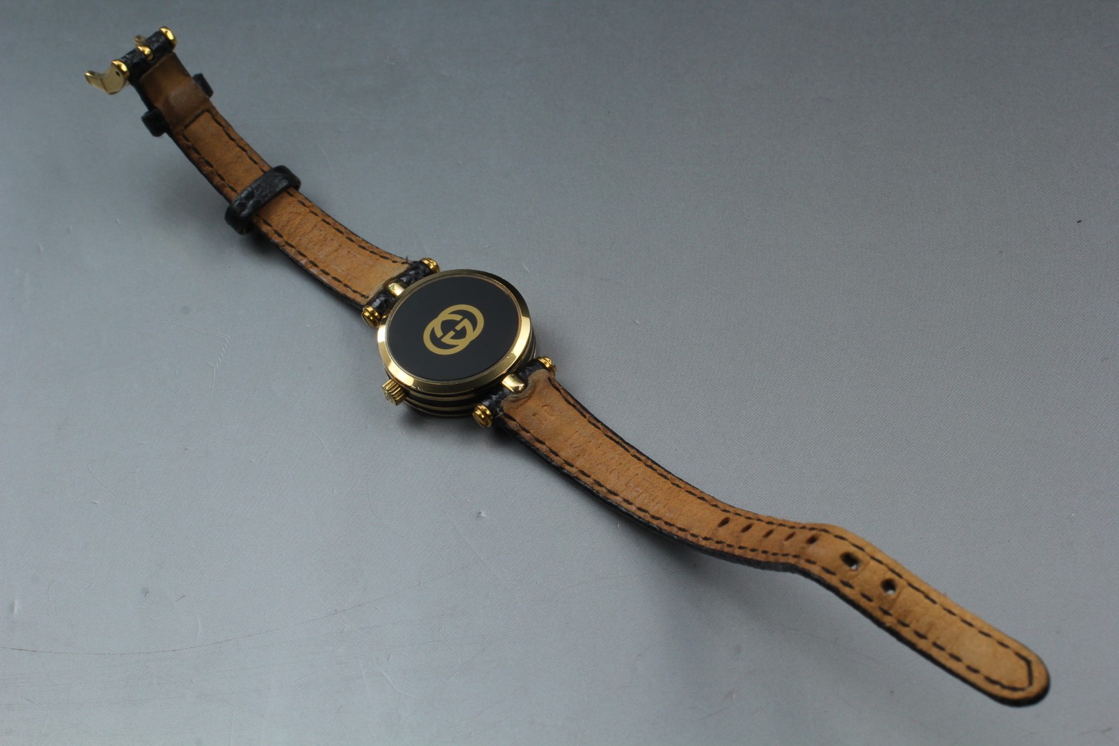 [Exc+5] GUCCI 2000L 21mm Gold Tone Quartz Watch Black Dial From JAPAN