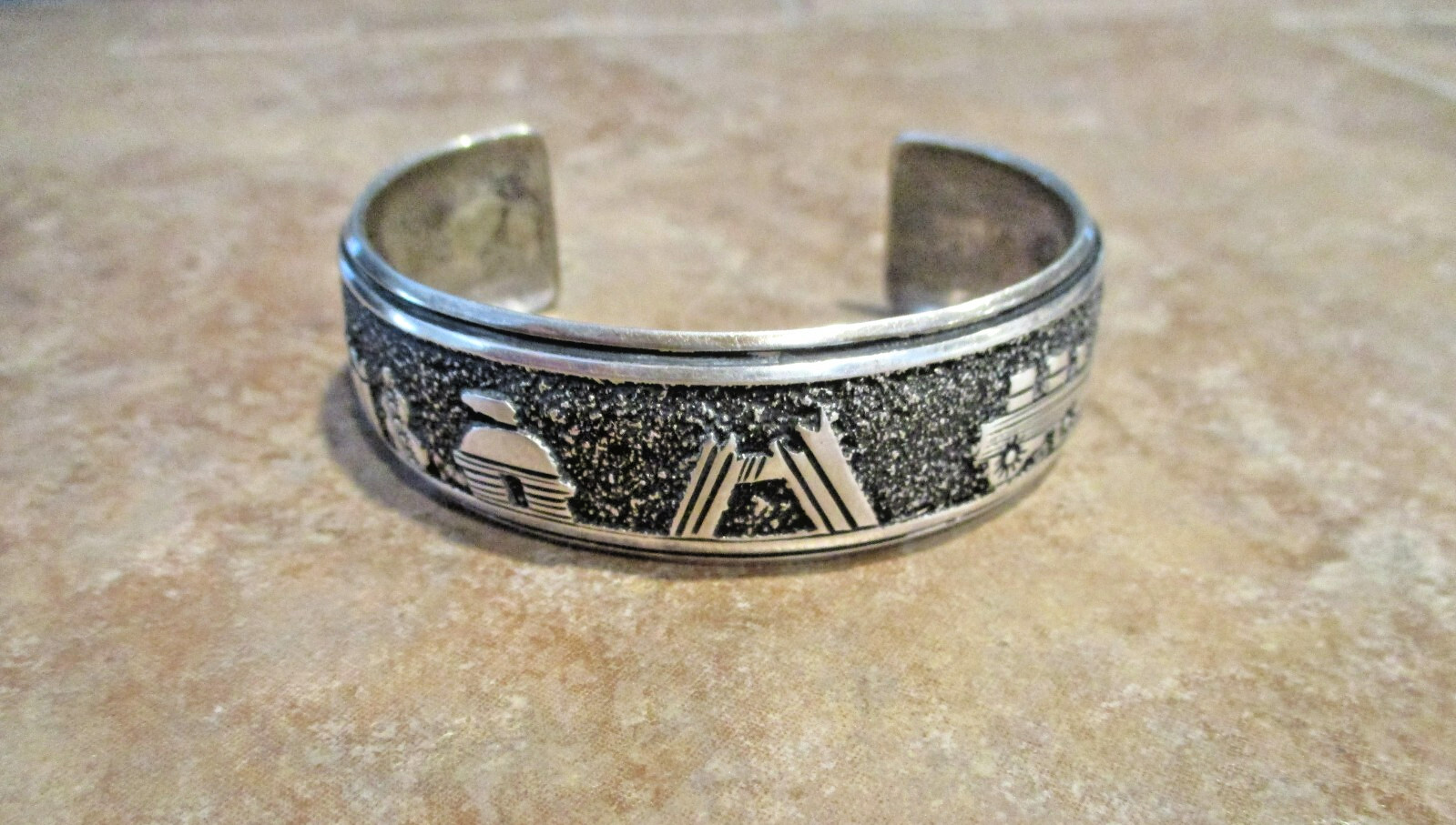Vintage TOMMY SINGER (d.) Navajo Sterling Silver HORSE BEAR STORYTELLER Bracelet