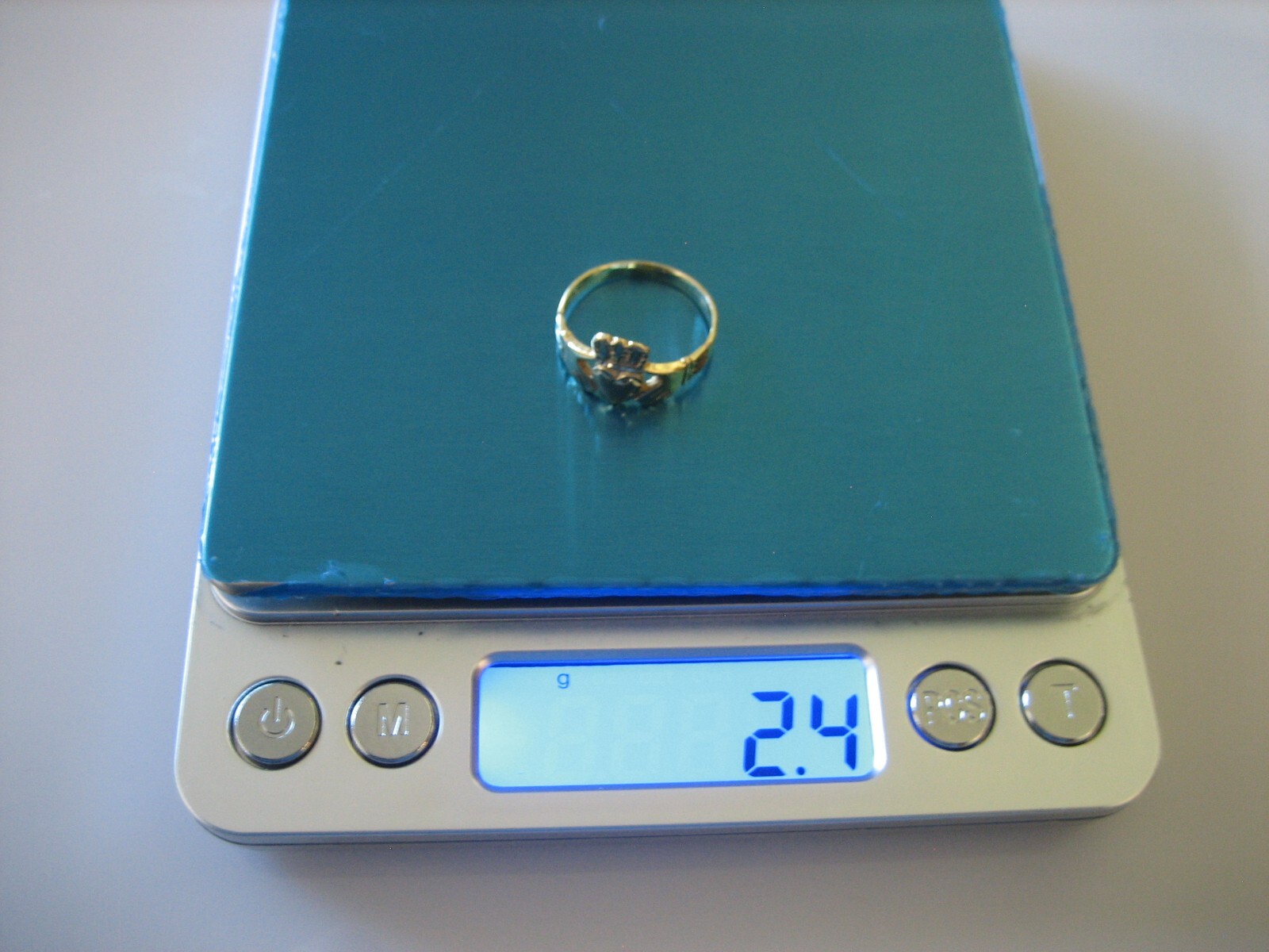 14K YELLOW GOLD HEART HANDS CROWN CLADAUGH RING 2.4 GRAMS SIZE 6