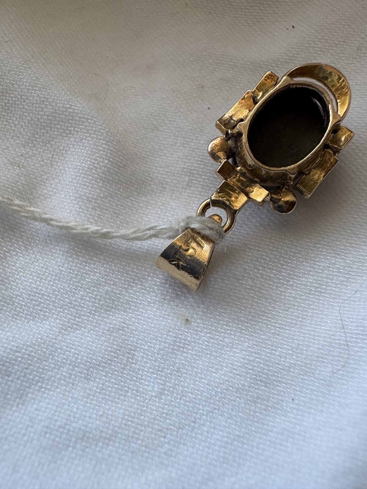 Vintage NOS Star of India Pendant in 18K Gold Setting