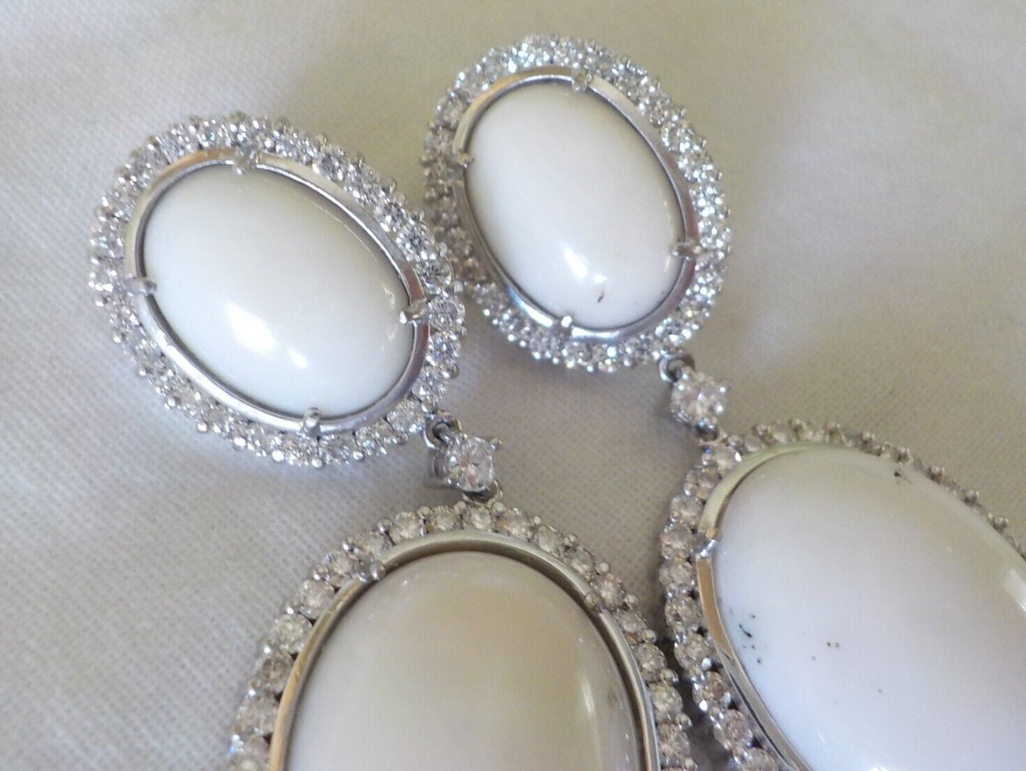 18k White Gold Chandelier White Coral 2.56ct Diamond Earrings -22.73 gm, 1.90 in