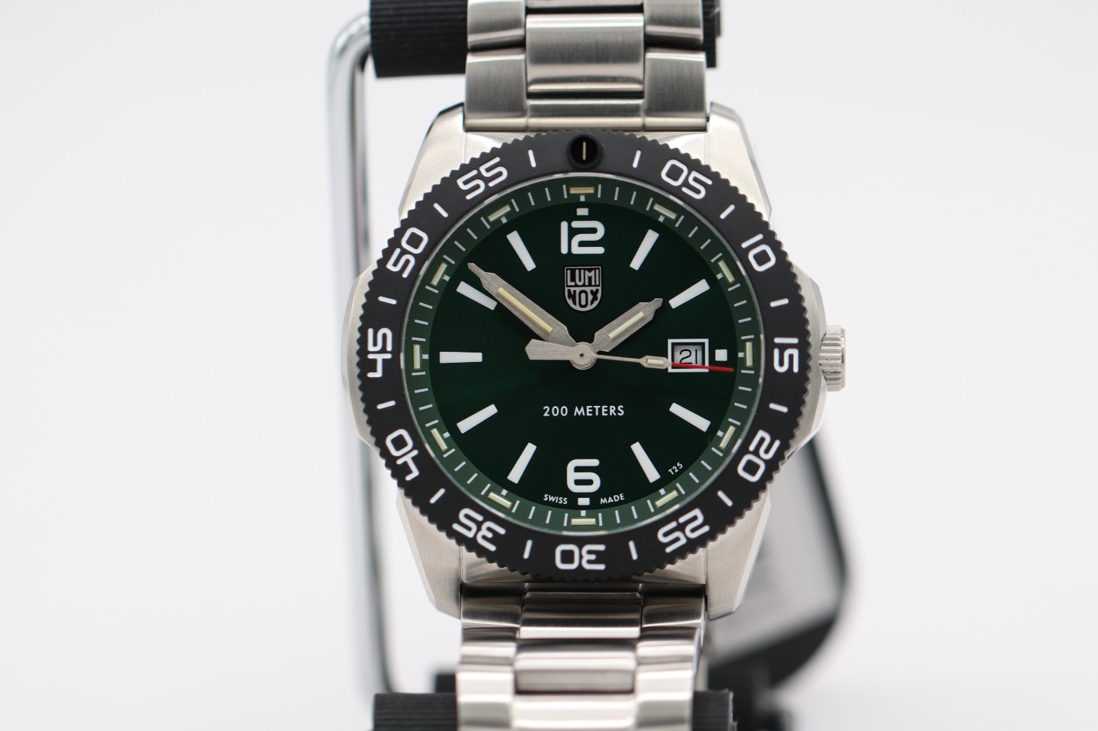 Swiss Luminox XS.3137 Pacific Diver Green Dial Tritium Stainless Mens 44mm Watch