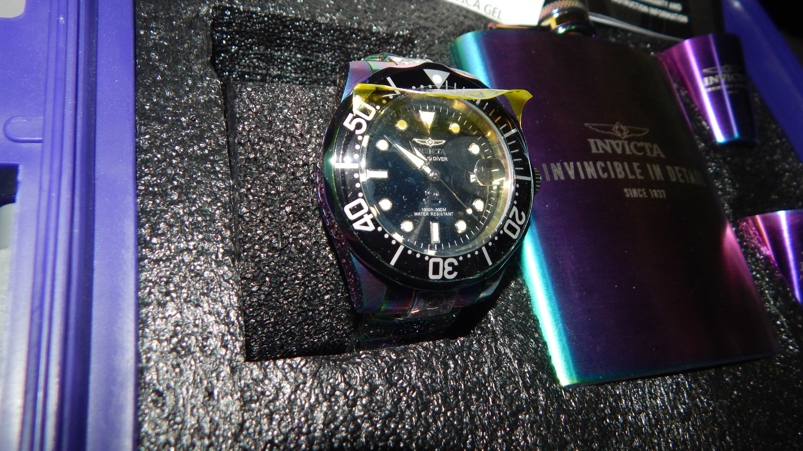New INVICTA Pro Diver Automatic Stainless 47mm Watch 26601 w/ Flask 2 Shot Glass