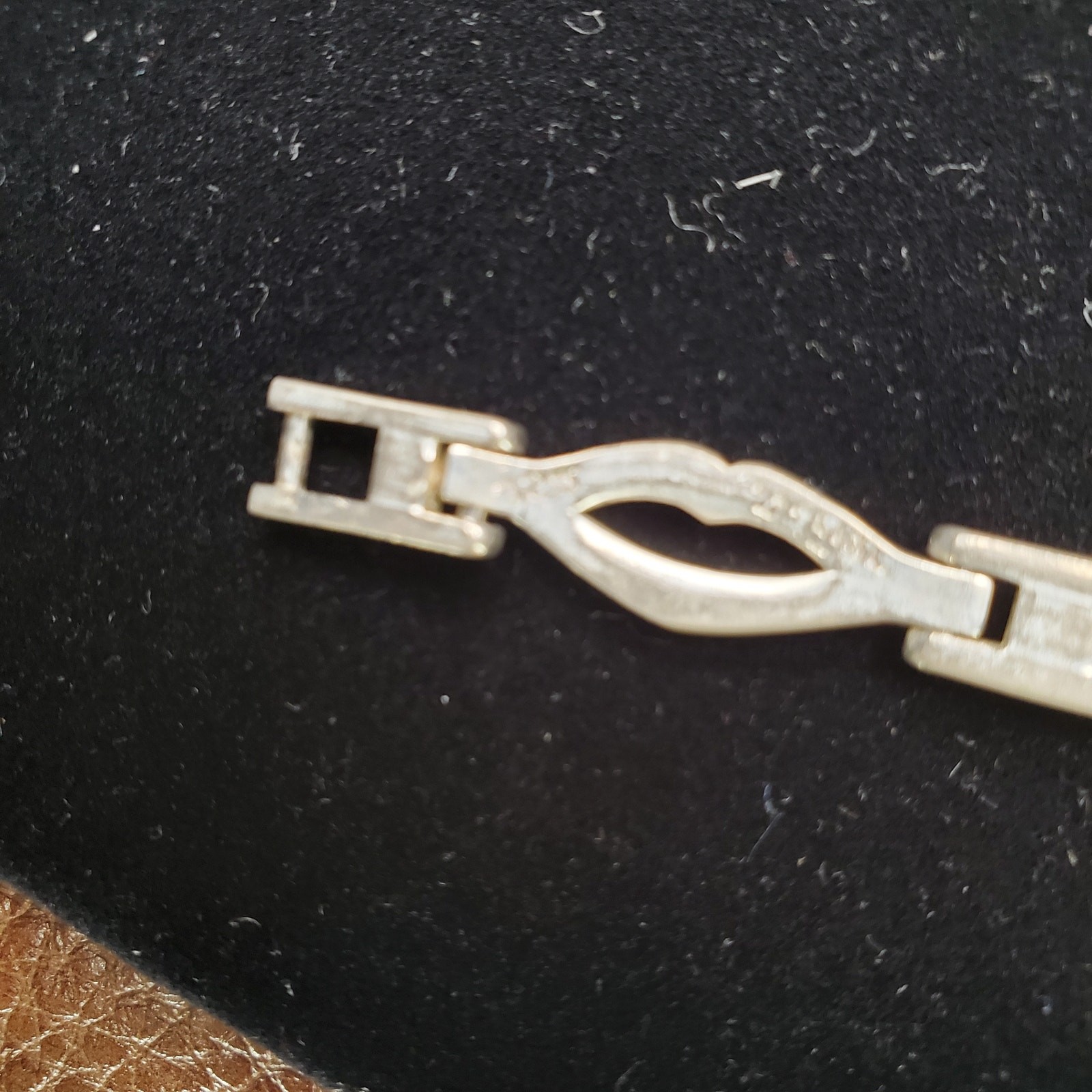 Solid Sterling Silver Kiss Bracelet Fun 7.25″ Inside Links shaped like Lips