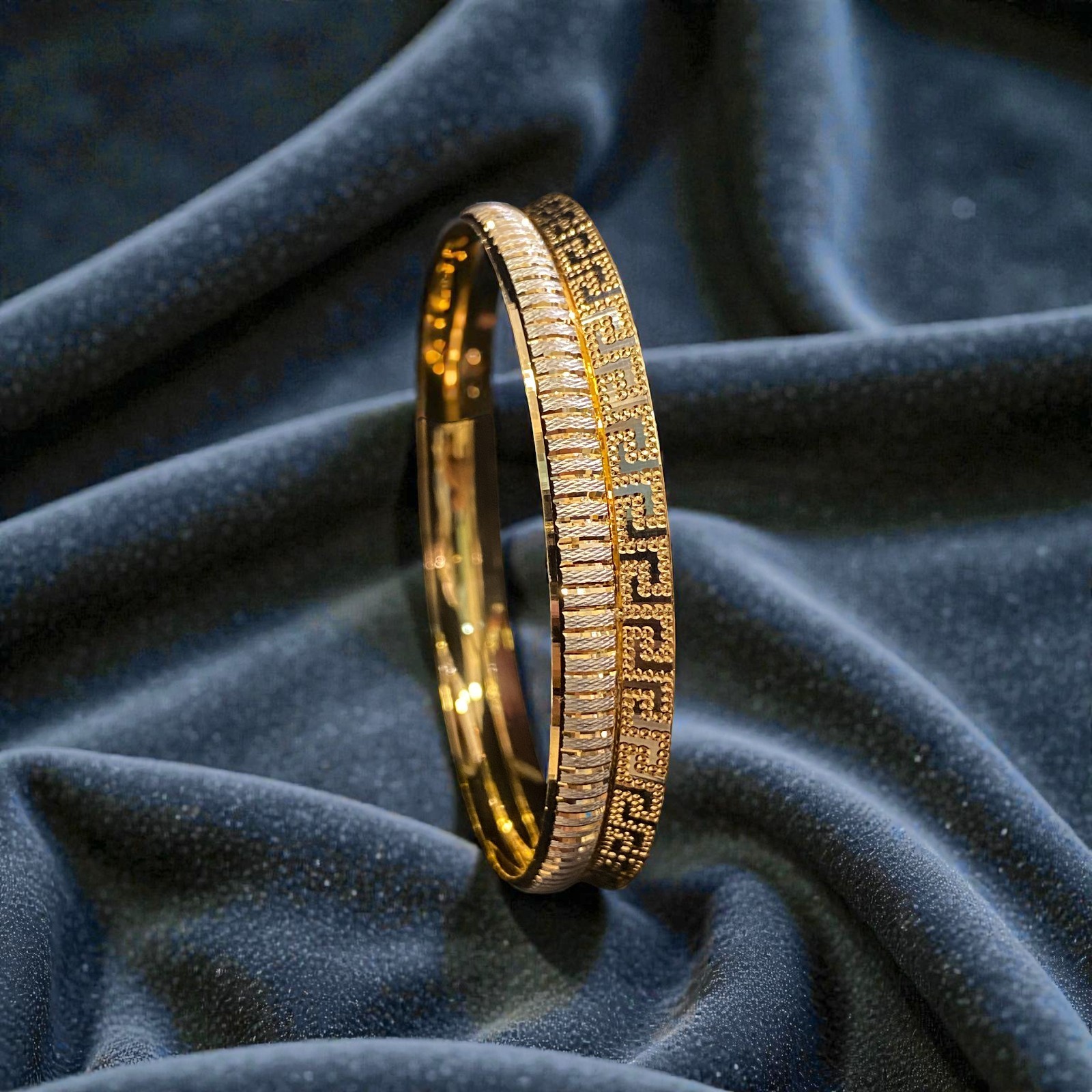 Exquisite Dubai Handmade Bangle Bracelet In Hallmark 22Karat Fine Two-Tone Gold