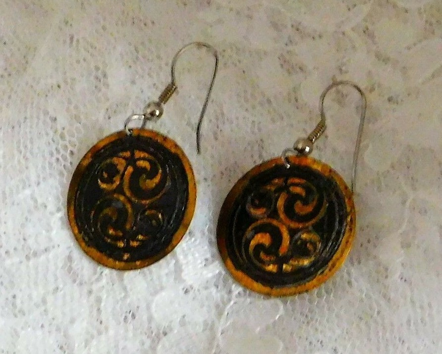 Hammered Copper Dangle Earrings 1 1/2″ total length with hook Beautiful
