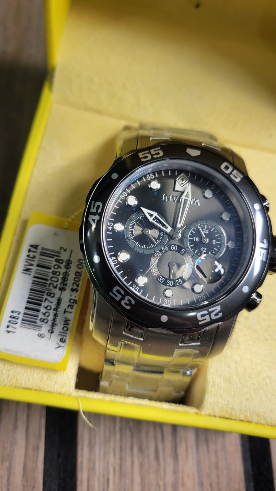 Invicta Pro Diver Chronograph 200m Quartz 50mm SS Bracelet Black Dial