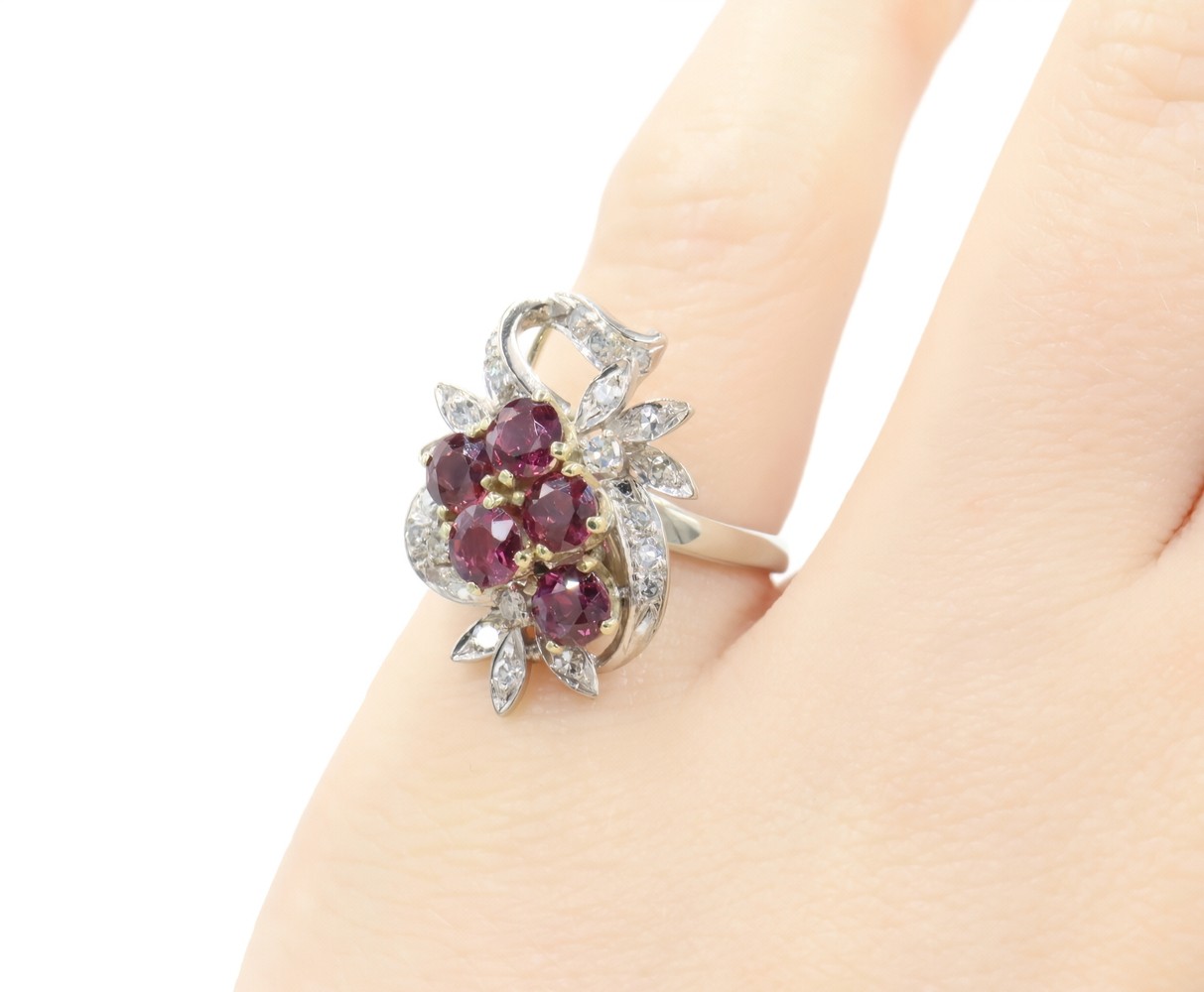 Mid-Century Style 1.20 Ctw Round Garnet & Single-Cut Diamond 14KT Gold Ring