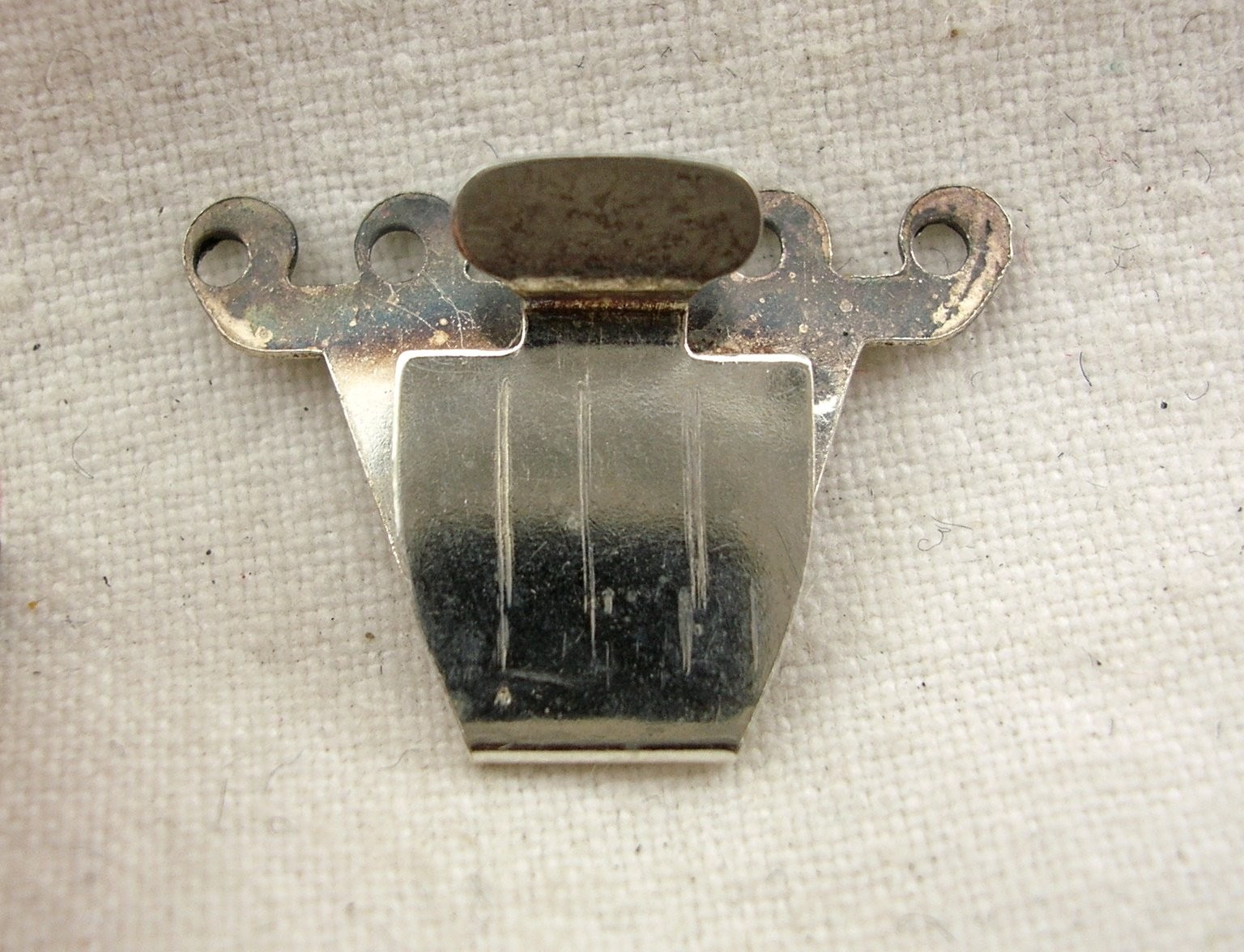 VINTAGE 925 SILVER CORAL AND TURTLE ENGRAVED NECKLACE CLASP