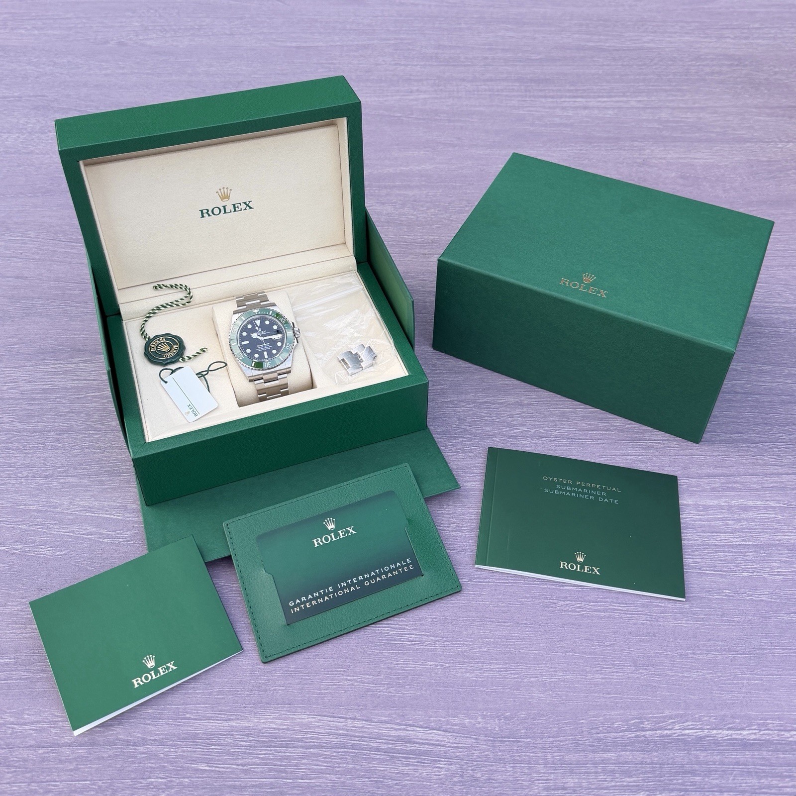 UNW0RN 2025 Rolex Submariner 126610LV Starbucks MK2 41mm Complete Box Papers