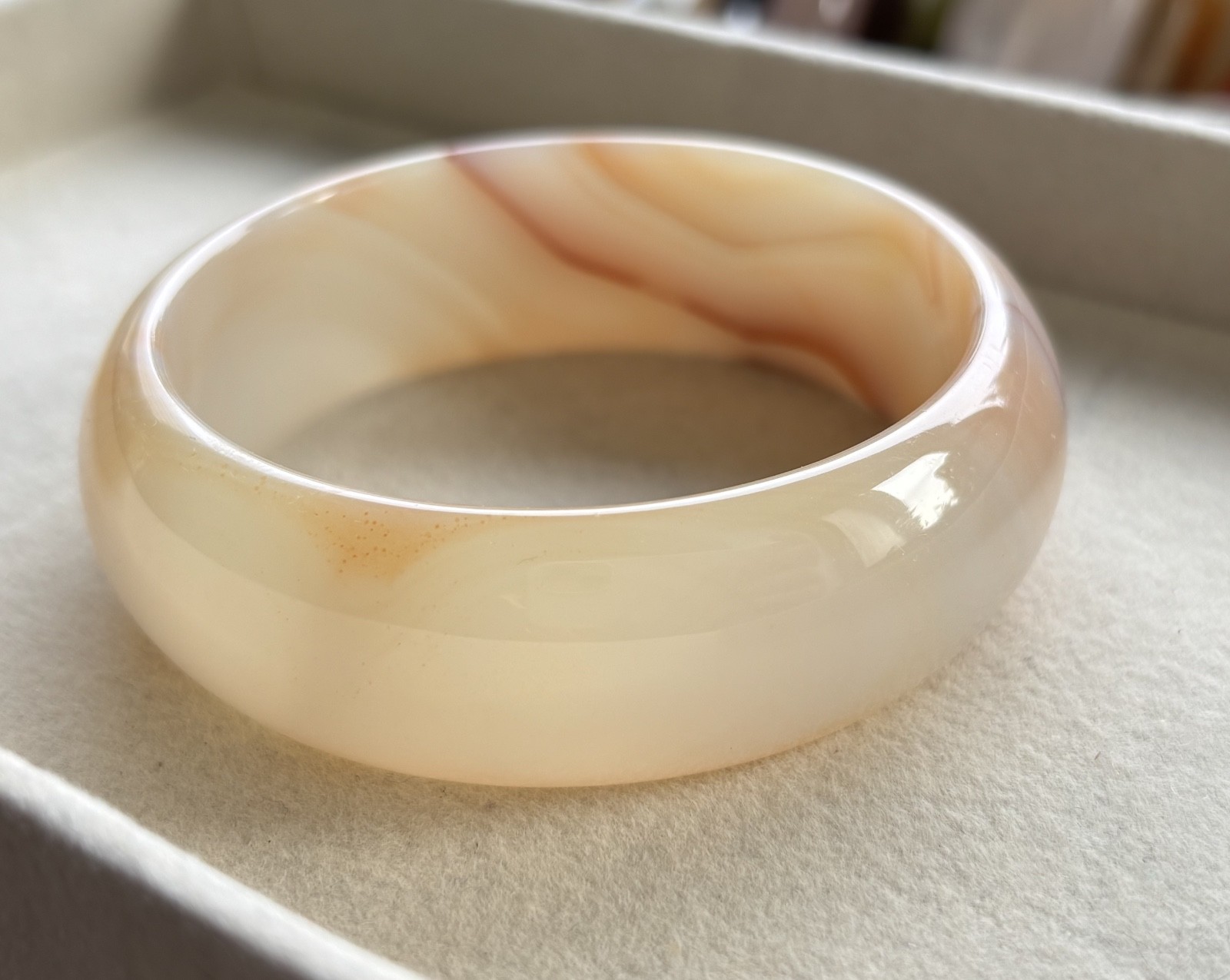 61 mm Carnelian Agate Bangle Bracelet Cream Lace Agate Banding
