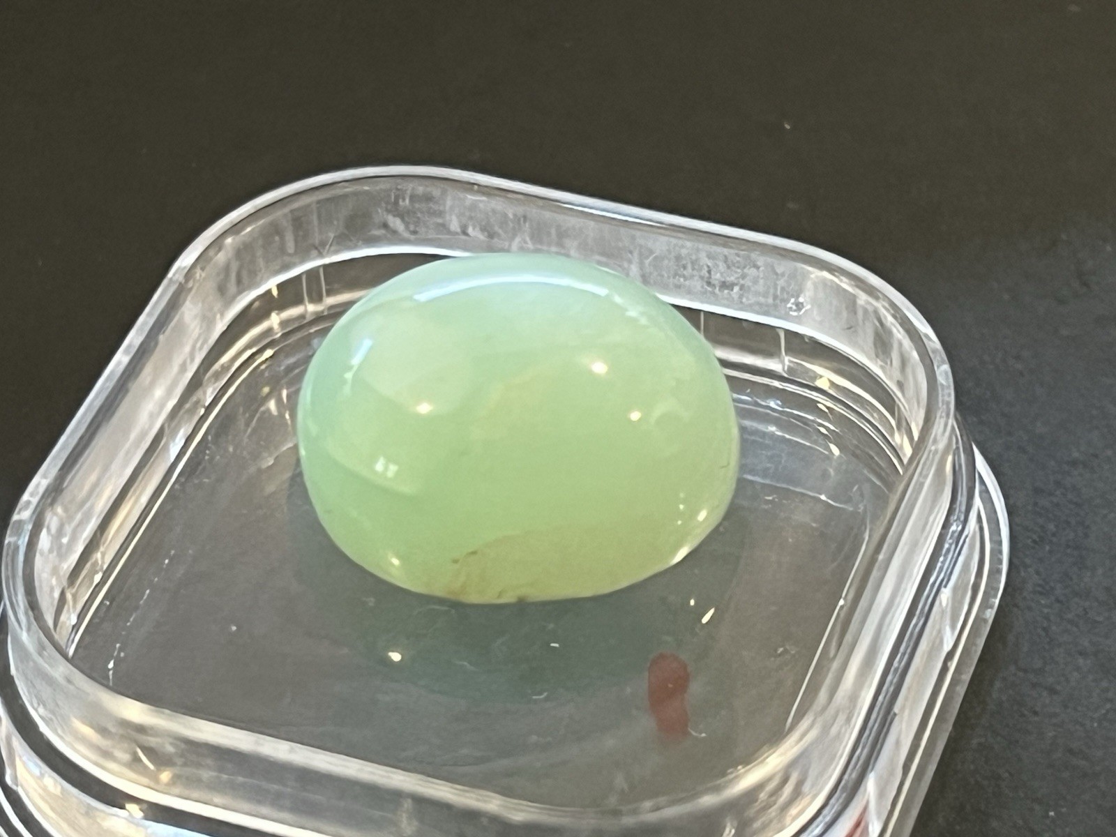 Natural Chrysoprase Chalcedony 17.95 Carats.
