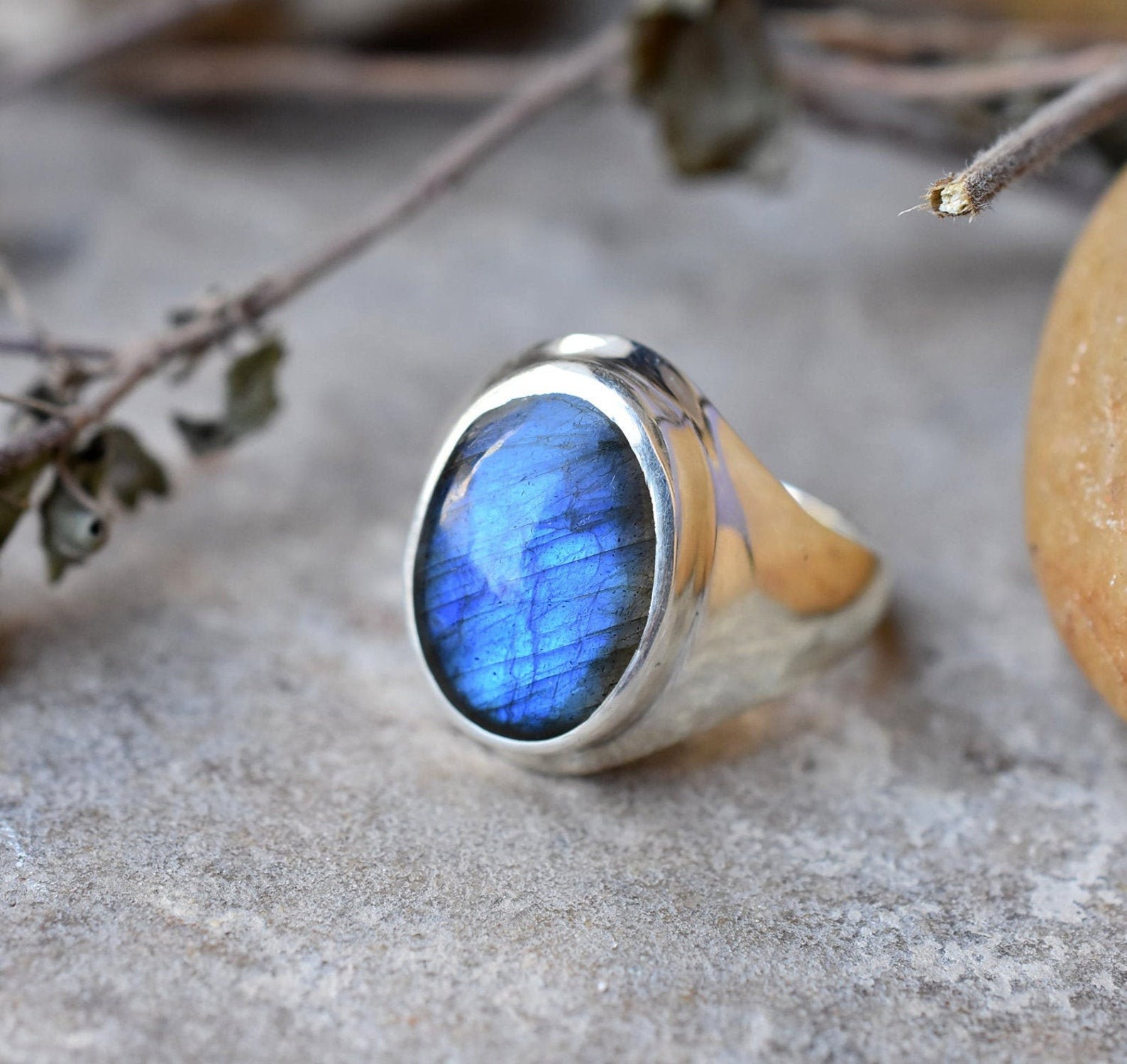 Solid 925 Sterling Silver AA Natural Blue Labradorite Oval Men’s Unisex Ring