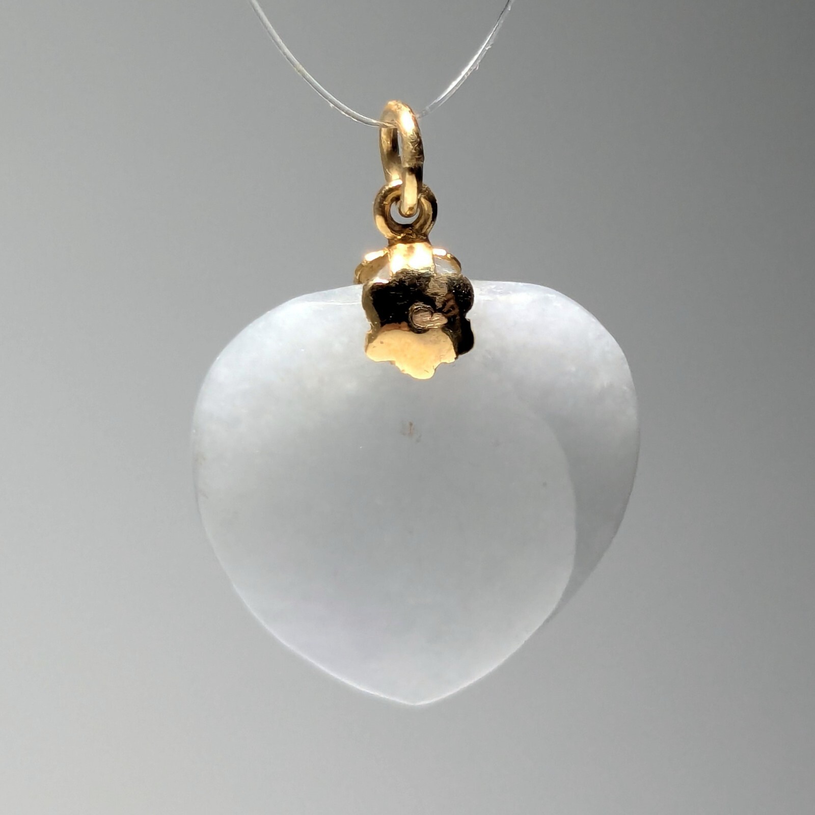 14Kt Gold Jade Heart Pendant Gray Celadon Preowned