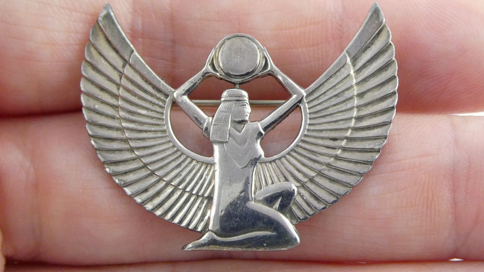 Vintage Unmarked Sterling Silver Egyptian Revival Isis Pin Brooch 5.6g 1 3/8 In