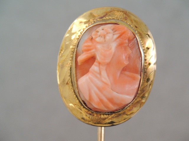 ANTIQUE VICTORIAN 1OK GOLD CARVED CORAL FEMALE STICK PIN