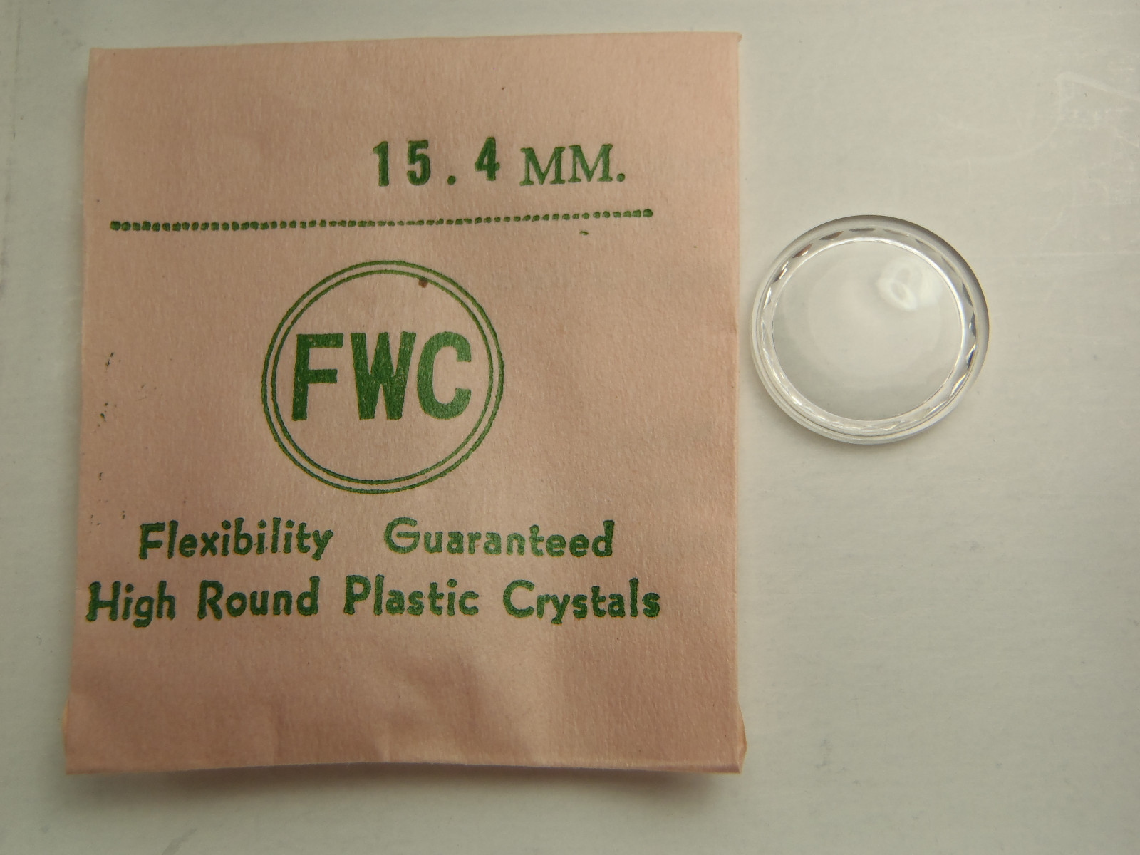 FWC HIGH ROUND Diamond Edge PLASTIC WATCH STEP CRYSTAL 15.4 MM NOS